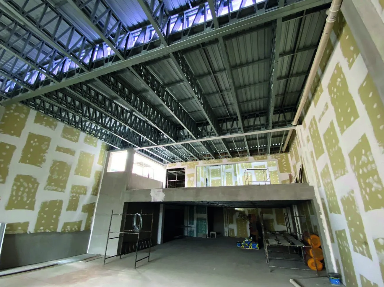 Tratamento de juntas de drywall no Galpão S.U.