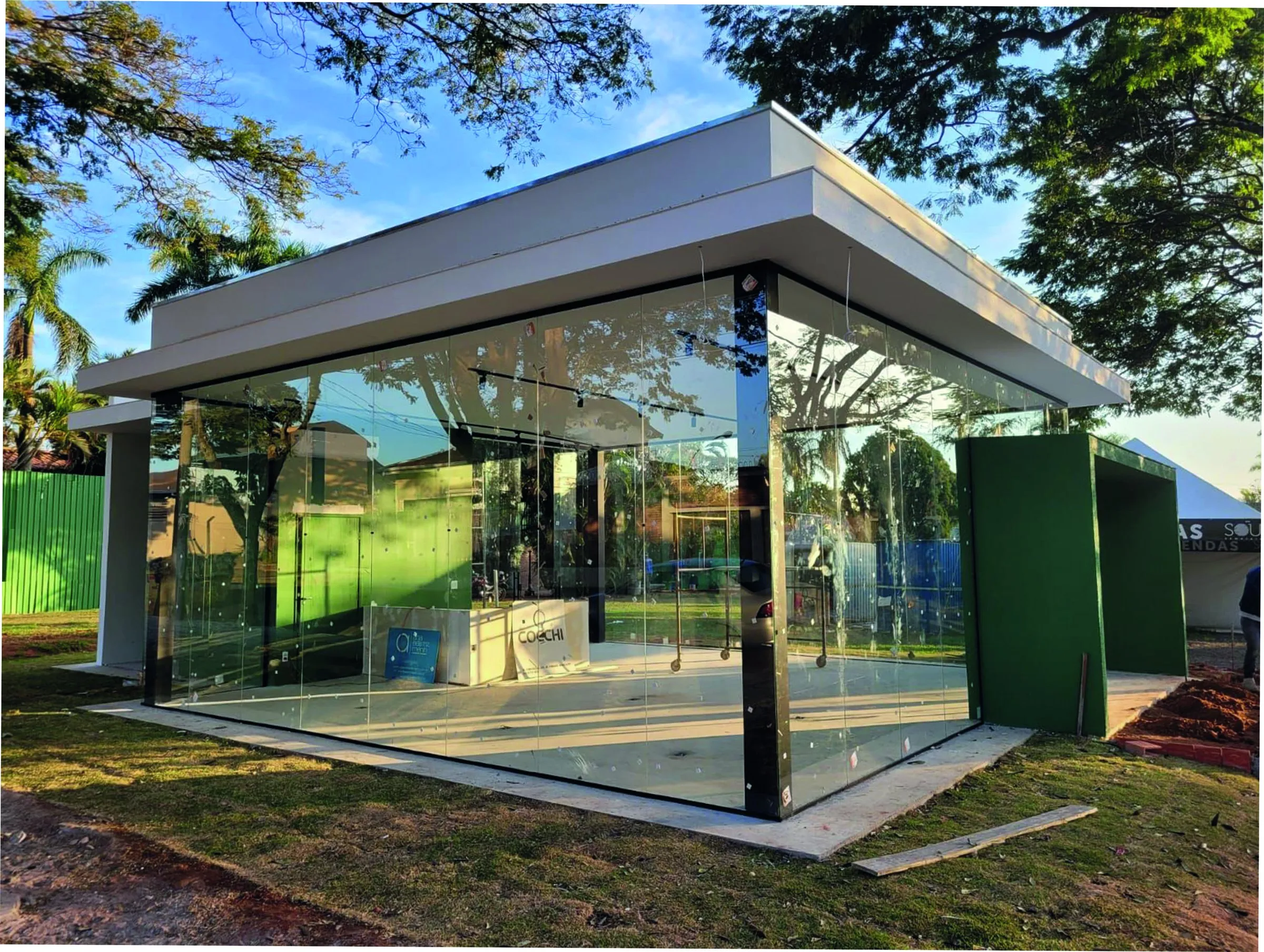 Stand de vendas em vidro e Light Steel Frame