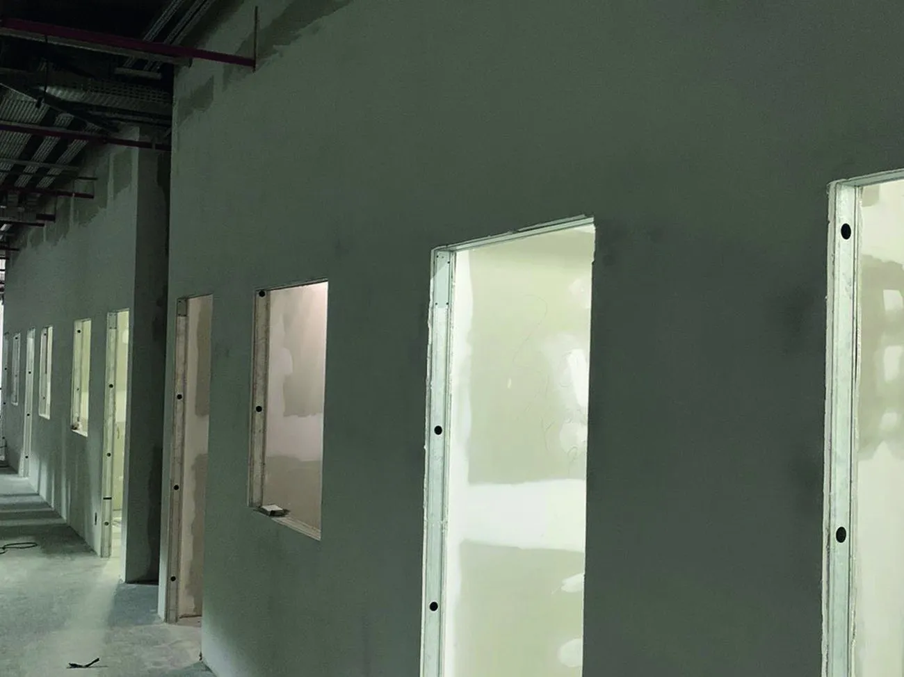 Paredes em drywall durante a obra da Tauste